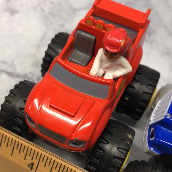 Blaze and the Monster Machines Trucks - Picture 5 of 13